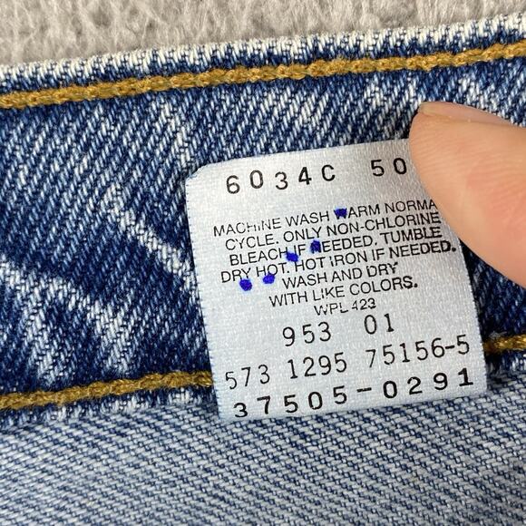 VTG Levi’s 505 Regular Fit Bermuda Denim Shorts Women’s Size 7 Medium Wash New - Picture 12 of 12